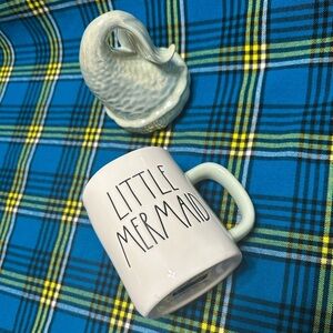 Rae Dunn‎ Little Mermaid Disney Princess Collectible Mug w/ Mermaid Tail Topper
